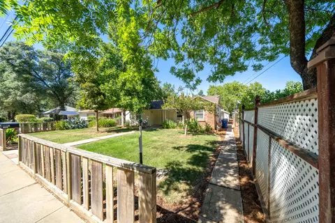 685 Mary St, Redding, CA 96001 photo 12