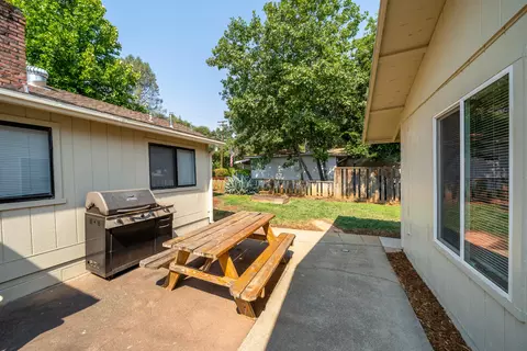 685 Mary St, Redding, CA 96001 photo 52