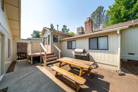 685 Mary St, Redding, CA 96001 photo 49