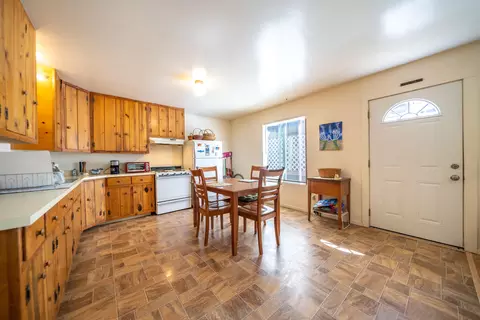 685 Mary St, Redding, CA 96001 photo 10