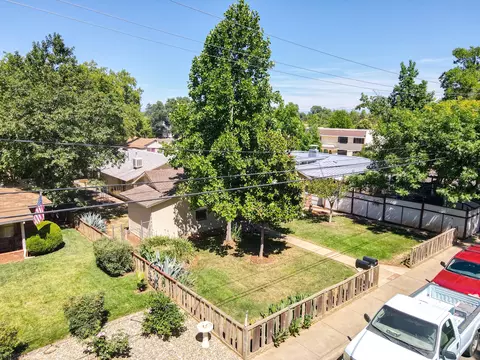 685 Mary St, Redding, CA 96001 photo 4
