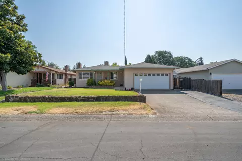 2845 Regal Ave, Redding, CA 96002 photo 2