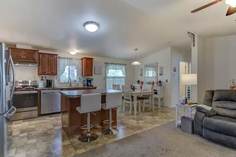 12018 Oak Leaf Ln, Redding, CA 96003 photo 6
