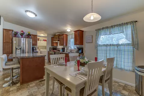 12018 Oak Leaf Ln, Redding, CA 96003 photo 11