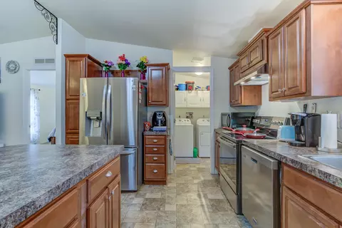 12018 Oak Leaf Ln, Redding, CA 96003 photo 9