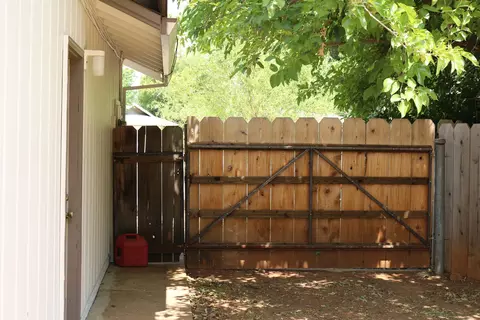 1895 Silverfield Loop, Redding, CA 96002 photo 23