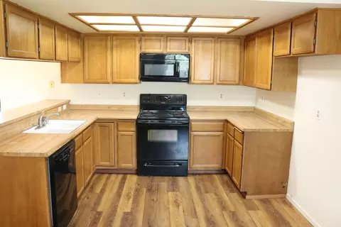 1895 Silverfield Loop, Redding, CA 96002 photo 4