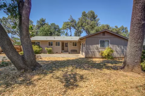 968 Camino Ct, Redding, CA 96002 photo 2