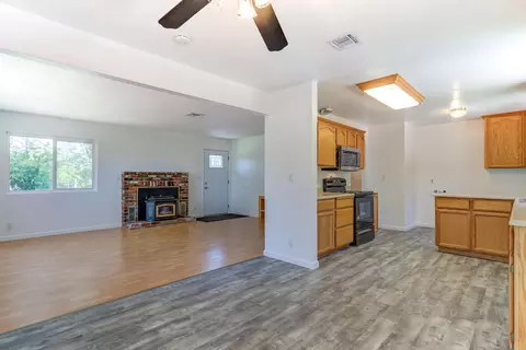 4650 Lookout Ct, Redding, CA 96001 photo 17