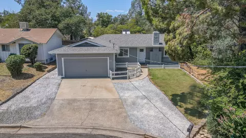 4650 Lookout Ct, Redding, CA 96001 photo 2