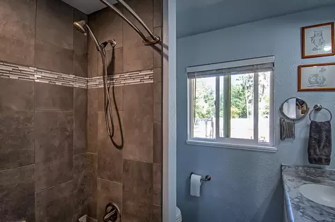 3063 Henderson Rd, Redding, CA 96002 photo 9