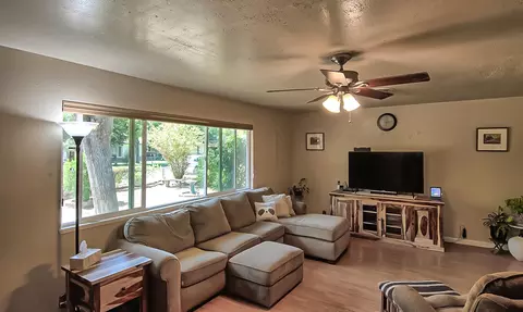 3063 Henderson Rd, Redding, CA 96002 photo 2