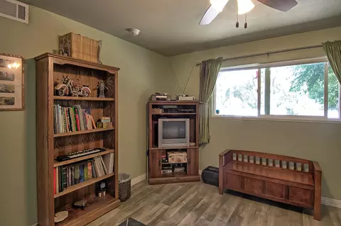 3063 Henderson Rd, Redding, CA 96002 photo 18