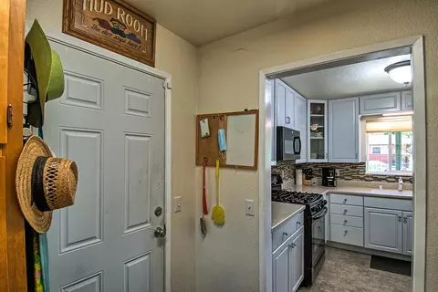 3063 Henderson Rd, Redding, CA 96002 photo 17