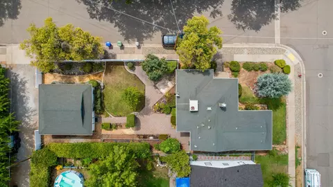 846 Florence St, Redding, CA 96001 photo 2
