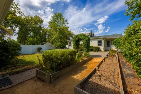 846 Florence St, Redding, CA 96001 photo 24