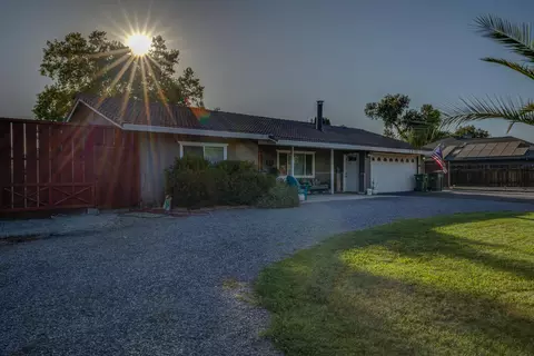 7020 Tucker Ln, Redding, CA 96002 photo 1