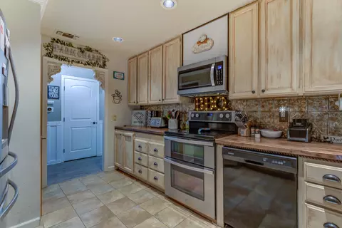 7020 Tucker Ln, Redding, CA 96002 photo 11