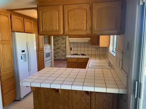 3650 Tamarack Dr, Redding, CA 96003 photo 2