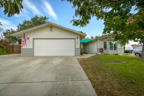2336 Starlight Blvd, Redding, CA 96001 photo 1