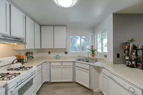 2336 Starlight Blvd, Redding, CA 96001 photo 3