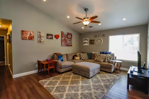 3379 Josh Dr, Anderson, CA 96007 photo 2