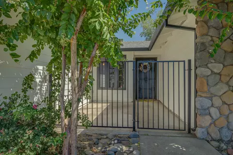3285 Driftstone Dr, Anderson, CA 96007 photo 2