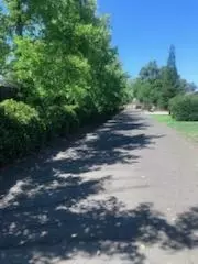 1433 Fayette Ln, Redding, CA 96003 photo 2