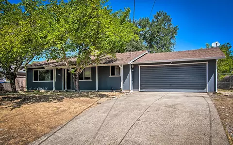 5654 Cascade Dr, Redding, CA 96003 photo 1