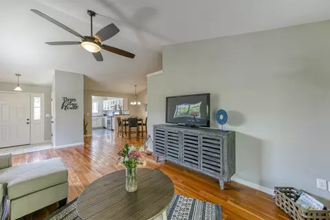 858 Spaniel Dr, Redding, CA 96003 photo 9