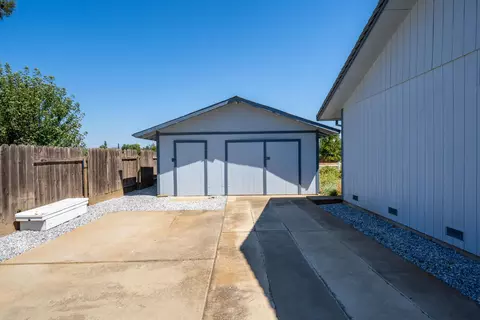 19556 Medo Vale Ln, Redding, CA 96002 photo 12