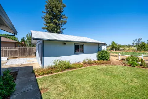 19556 Medo Vale Ln, Redding, CA 96002 photo 11