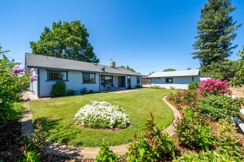 19556 Medo Vale Ln, Redding, CA 96002 photo 1