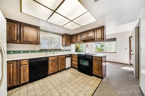 18673 Darlenes Way, Anderson, CA 96007 photo 11