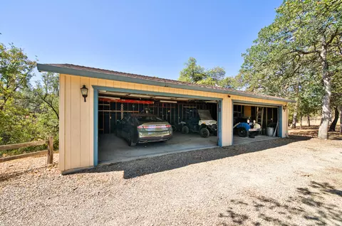 18673 Darlenes Way, Anderson, CA 96007 photo 4