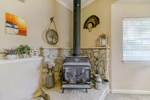 10664 Old Oregon Trl, Redding, CA 96003 photo 15