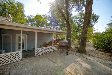 10664 Old Oregon Trl, Redding, CA 96003 photo 31