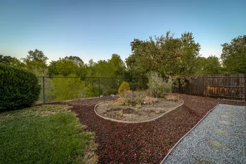 2740 Garnet Ct, Redding, CA 96001 photo 10