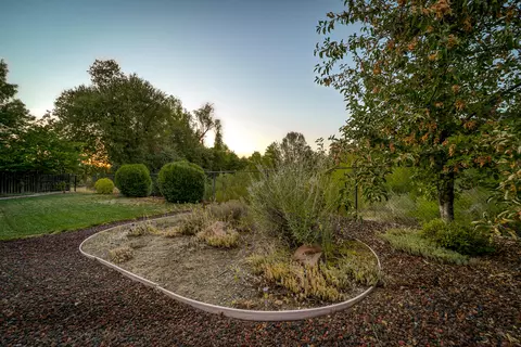 2740 Garnet Ct, Redding, CA 96001 photo 40