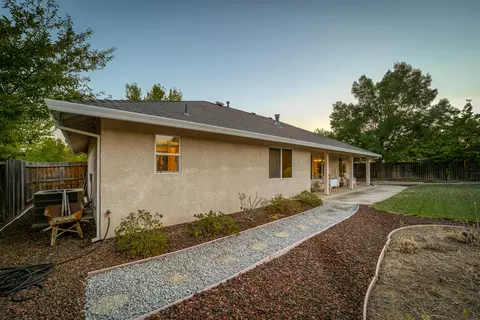 2740 Garnet Ct, Redding, CA 96001 photo 9