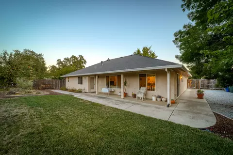 2740 Garnet Ct, Redding, CA 96001 photo 6