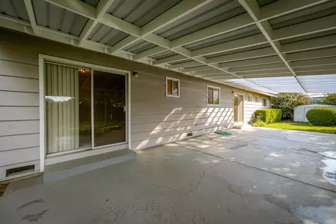 256 Gurnsey Dr, Red Bluff, CA 96080 photo 3