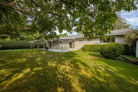 256 Gurnsey Dr, Red Bluff, CA 96080 photo 4