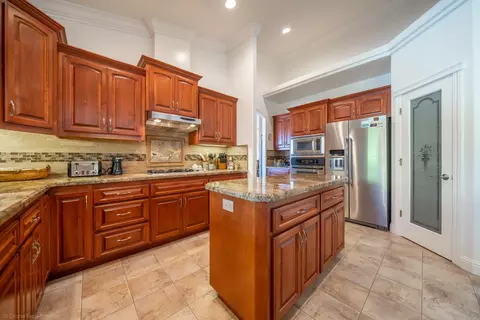 550 Fair Hill Dr, Redding, CA 96003 photo 20