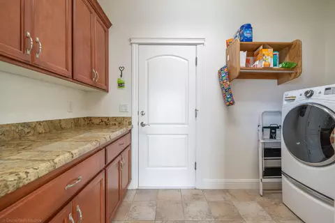 550 Fair Hill Dr, Redding, CA 96003 photo 39