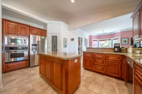 550 Fair Hill Dr, Redding, CA 96003 photo 21