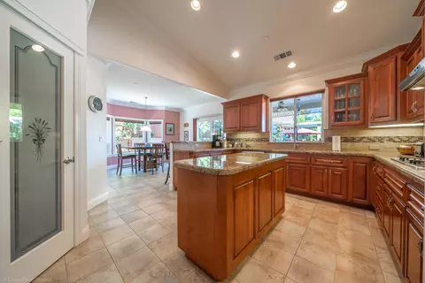 550 Fair Hill Dr, Redding, CA 96003 photo 17
