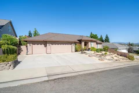 550 Fair Hill Dr, Redding, CA 96003 photo 4