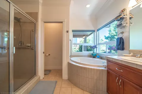 550 Fair Hill Dr, Redding, CA 96003 photo 32