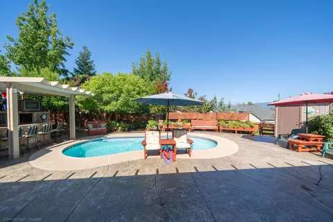 550 Fair Hill Dr, Redding, CA 96003 photo 64